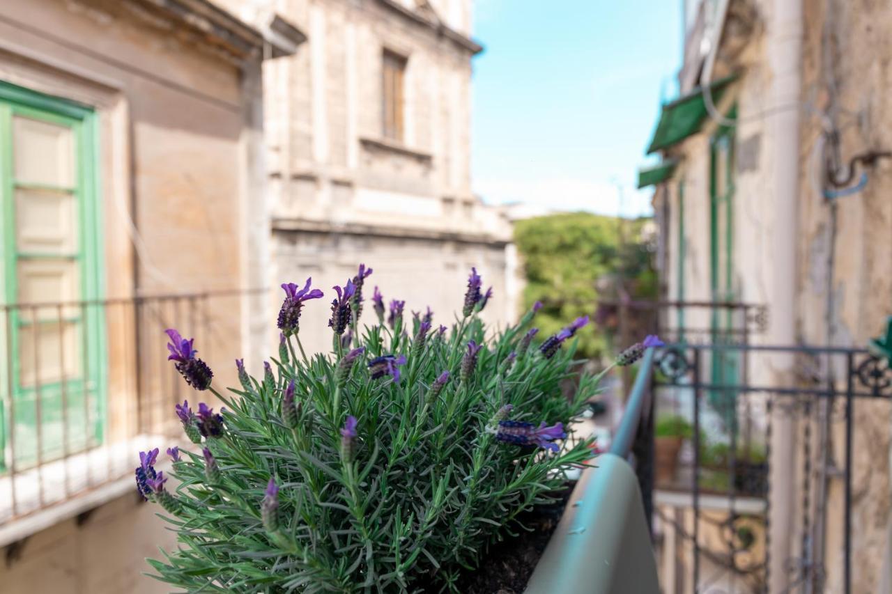 Nicolhouse - Appartamento Nel Centro Storico Di Palermo Exterior photo
